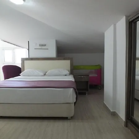 Bed & Breakfast Udi 3*