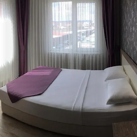 Bed & Breakfast Udi 3*