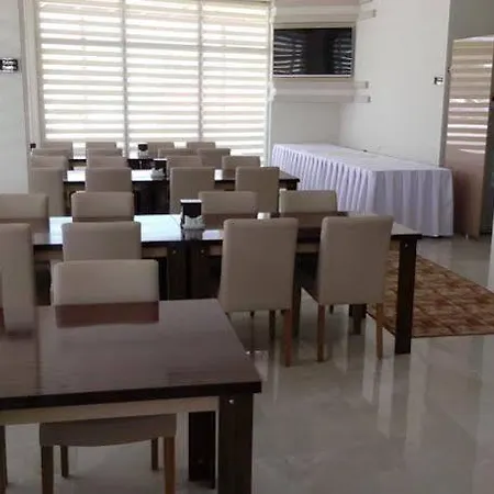 Bed & Breakfast Udi 3*